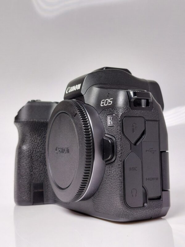 Canon R - Image 2